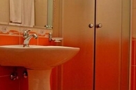 In-room Bathroom Vila Roma