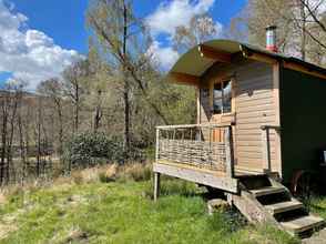 Bên ngoài 4 Cosy Woodland off Grid Shepherds Hut - Hazel