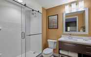 In-room Bathroom 7 TownePlace Suites by Marriott Columbus North - OSU