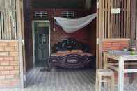 Kamar Tidur Peaceful Homestay in the Middle of Fruit Garden - Rooms With Private Toilets