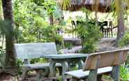 Ruang untuk Umum 6 Peaceful Homestay in the Middle of Fruit Garden - Rooms With Private Toilets