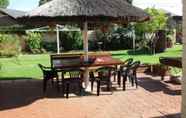 Common Space 6 Casa Villa Guest House Carletonville - Suite 3