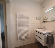 In-room Bathroom 7 Refugium 7