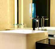 In-room Bathroom 7 Best Western Plus Haiyue Hotel Fuzhou