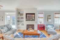 Common Space Jewel Box At The Beach