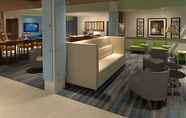 Lobi 2 Holiday Inn Express & Suites Windsor East - Lakeshore, an IHG Hotel