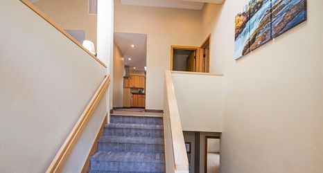 Lobi 2 Bunker Lane 26