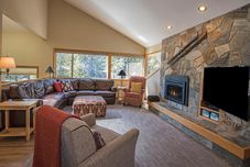 Ruang Umum Bunker Lane 26