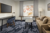 Common Space Fairfield Inn & Suites by Marriott Santa Rosa Rohnert Park