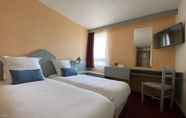 Kamar Tidur 6 Brit Hotel Essentiel Moulins Avermes