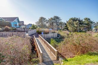 Lain-lain 4 High above the Sea