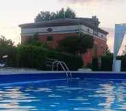 Swimming Pool 6 Dimora Marella