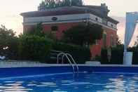 Swimming Pool Dimora Marella