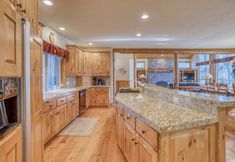 Bedroom 6 Oregon Loop 1