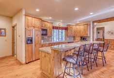 Bedroom 5 Oregon Loop 1