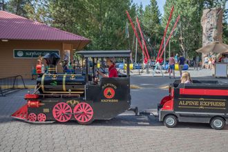 Exterior 4 Oregon Loop 1