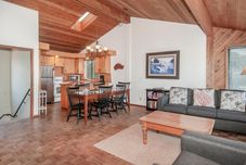 公共空间 Above The Beach