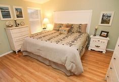 Bilik Tidur 6 Crow's Coastal Cottage