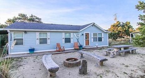 Bangunan 2 Crow's Coastal Cottage