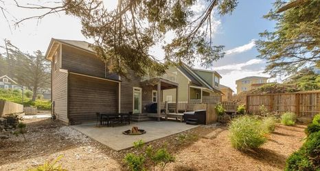 Bên ngoài 2 Coastal Break