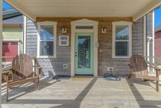 Khu vực công cộng Coastal Break