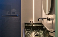 ห้องน้ำภายในห้อง 3 Levantes Luxury Suites II