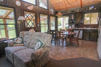 로비 4 The Crabbing Cabin