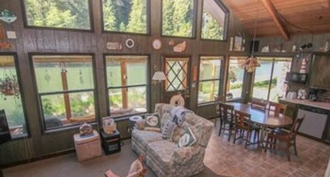 로비 2 The Crabbing Cabin