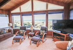 Common Space 7 Ames House