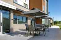 Common Space Fairfield Inn & Suites by Marriott Milwaukee Brookfield