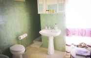 In-room Bathroom 3 De Ajala - Family B&B de Charme
