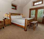 Bedroom 5 227 North Fork Road by Summit County Mountain Retreats