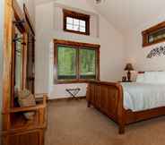 Bedroom 6 227 North Fork Road by Summit County Mountain Retreats