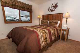 Bedroom 4 Cinnamon Ridge #113 Building C by Summit County Mountain Retreats