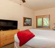 Bedroom 3 Arapahoe Lodge #8102 by Summit County Mountain Retreats