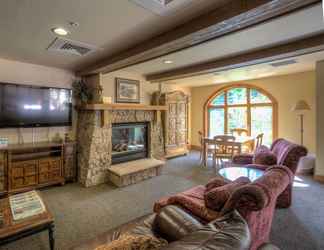 Lobby 2 Red Hawk Lodge by Summit County Mountain Retreats