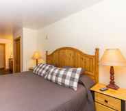 Bedroom 2 Red Hawk Lodge by Summit County Mountain Retreats