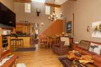 Lobby Lodgepole by Summit County Mountain Retreats