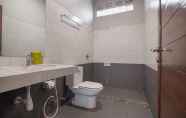 Toilet Kamar 4 Yehezkiel Hotel Lembang