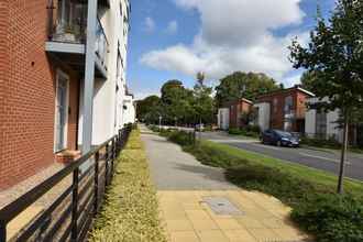 Exterior 4 Hughenden Garden Luxury Apartment