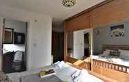 Bedroom 5 Hughenden Garden Luxury Apartment