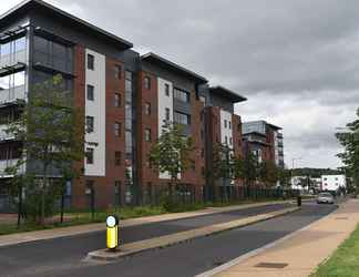 Exterior 2 Hughenden Garden Luxury Apartment