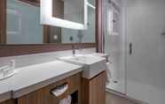 In-room Bathroom 2 SpringHill Suites by Marriott Wrentham Plainville