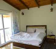 Bedroom 3 Country Holidays Himalayan View Cottages Mukteshwar