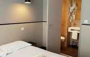Bedroom 6 Hotel Lilas Blanc
