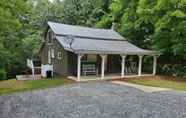 Exterior 2 Cute Above The Creek 1 Bedroom Farmhouse by Redawning