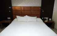 Bedroom 2 Hotel Village Premium