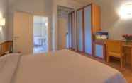 Kamar Tidur 6 Settecolli Sport Hostel - Double Room 107