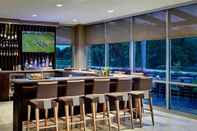 Quầy bar, cafe và phòng lounge SpringHill Suites by Marriott Columbus Dublin