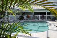 Swimming Pool Everglades Adventures Hotel Suites by Ivey House